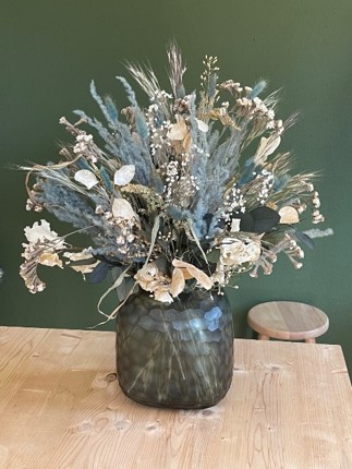 Trockenblumenarrangement 250.- (Gefäss leihweise oder kauf)