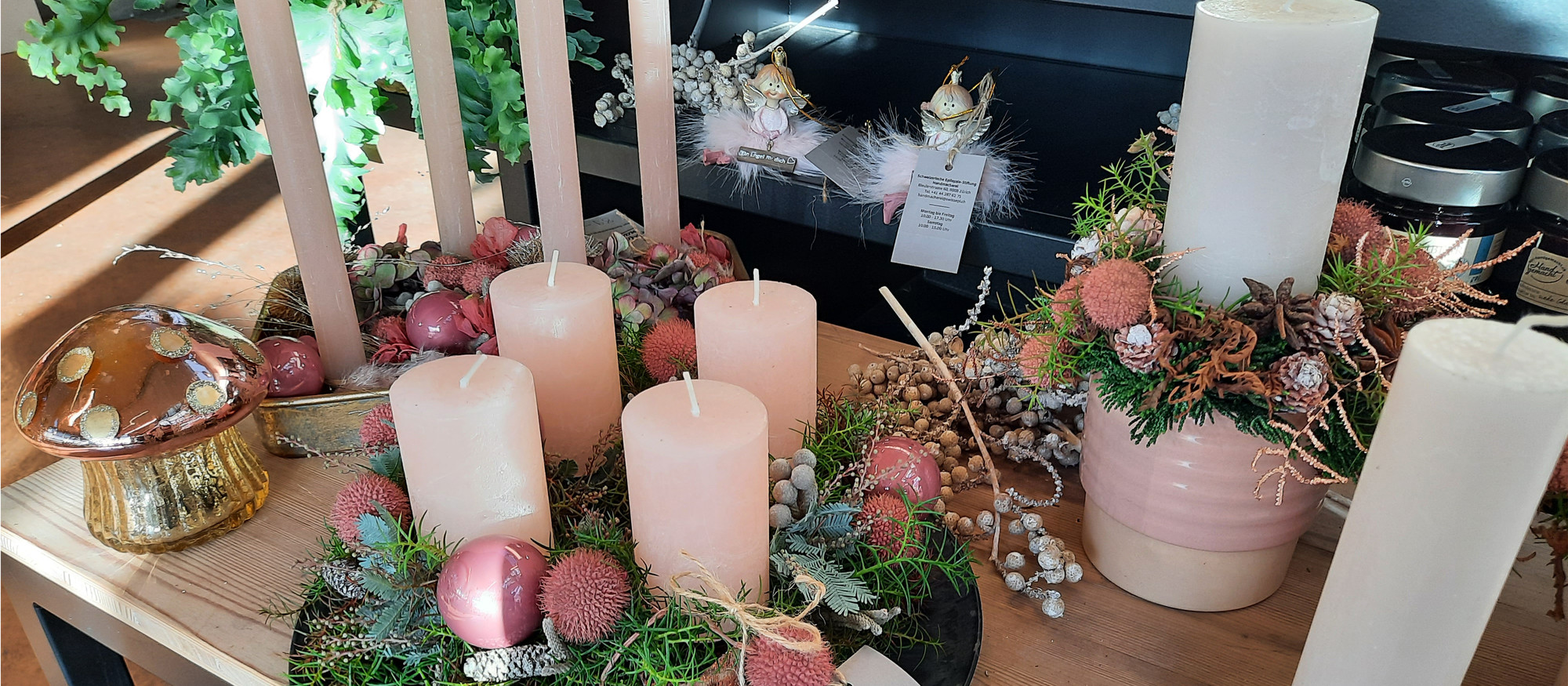 Aktuell in der Handmacherei: Adventliche Kränze, festliche Kreationen und gefüllte Geschenktaschen