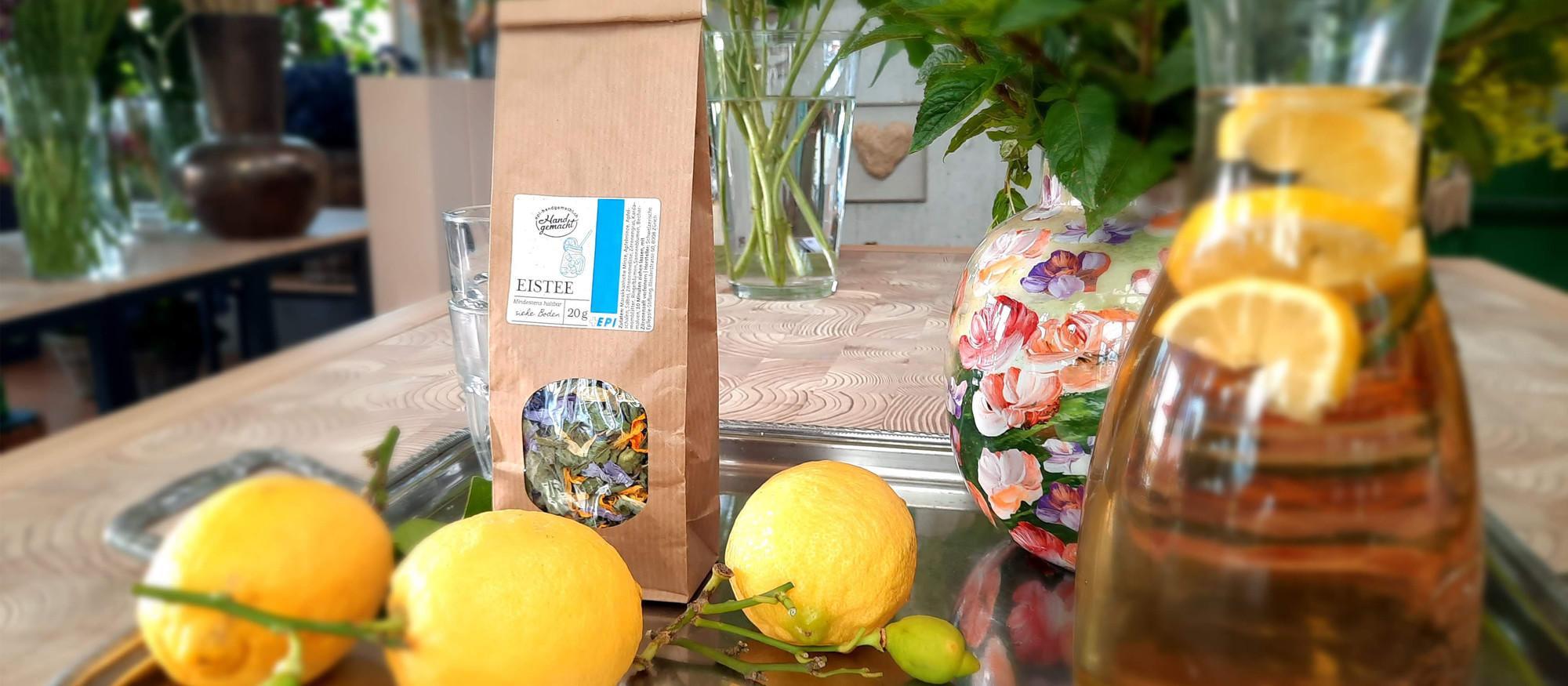 Frischer Eistee in der Handmacherei Frischer Eistee in der Handmacherei